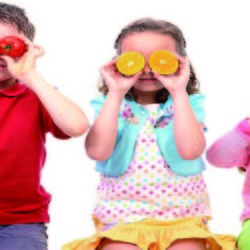 Cómo conseguir que los niños tomen más fruta