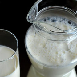Cuatro razones por las que tomar leche